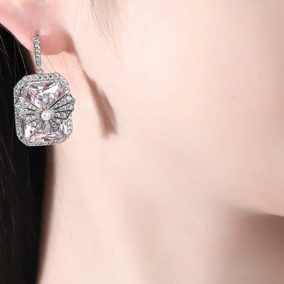 🎁 The Niessia Butterfly Zircon Earrings - Picture 3 of 6